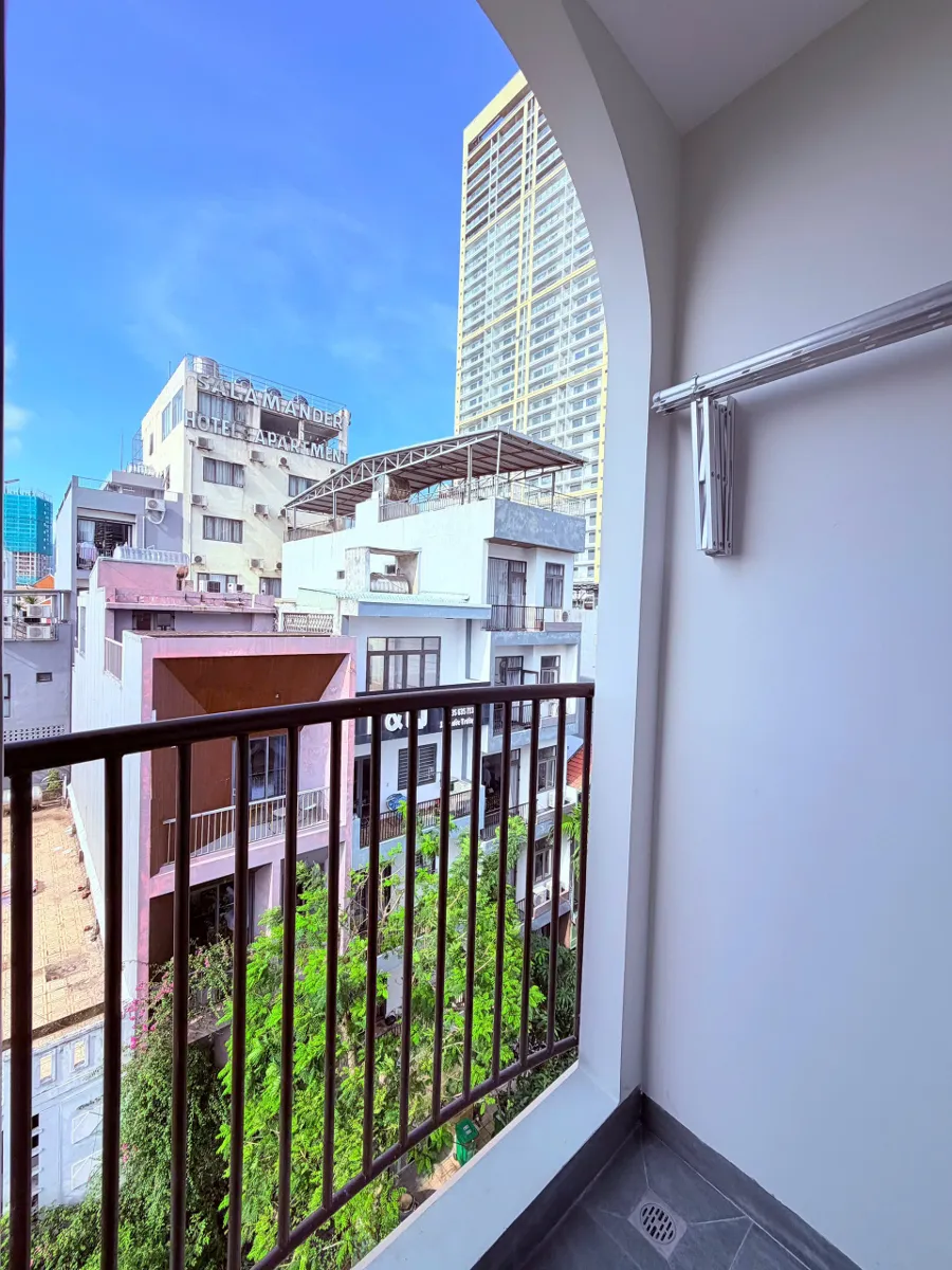 1 Bed, 1 Bath Unfurnished Condo in Son Tra, Da Nang
