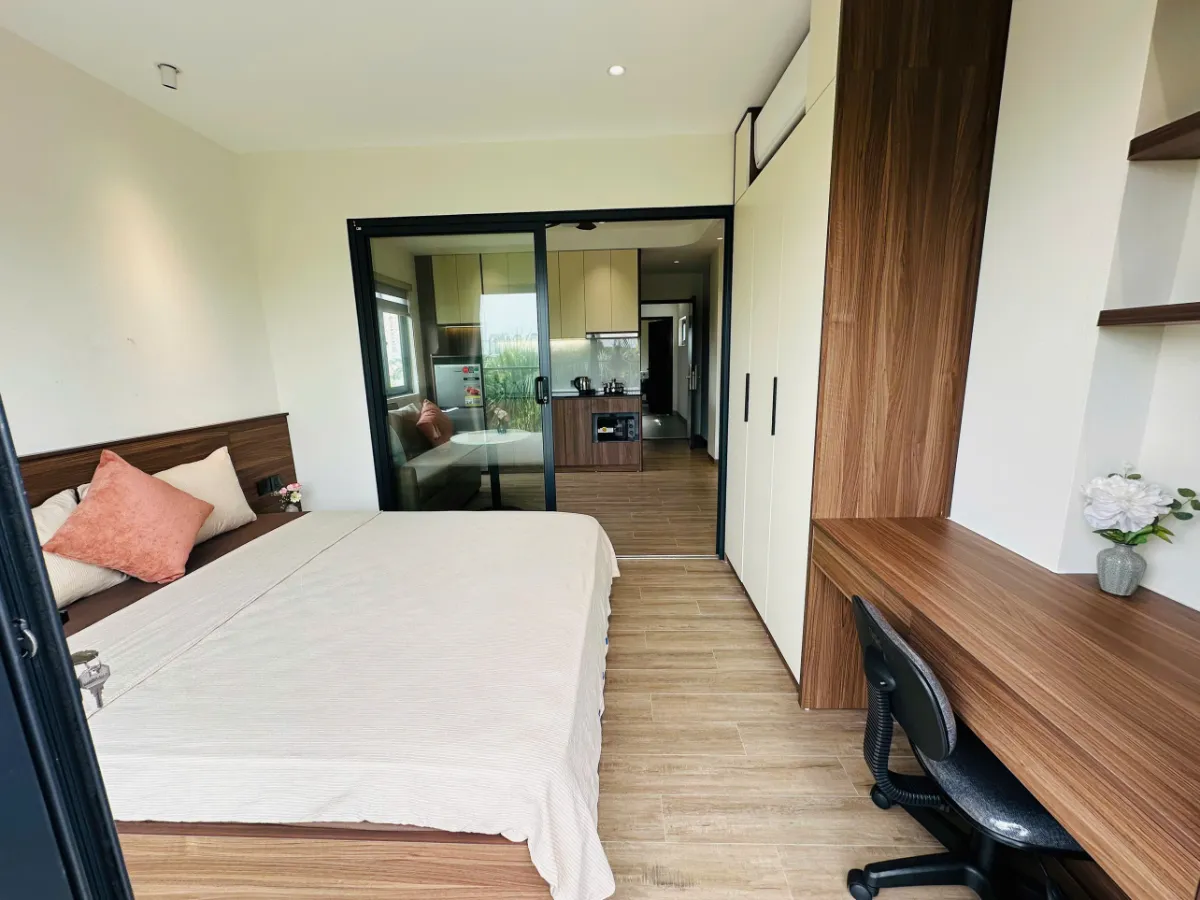 1 Bed, 1 Bath Furnished Condo in Tay Ho, Hanoi - photo 1 of 10