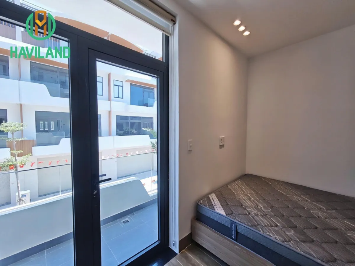 Thumbnail 10