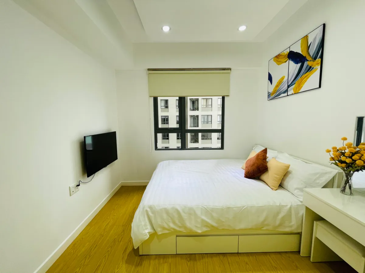2 Bed, 2 Bath Furnished Condo in District 2, Ho Chi Minh City - photo 1 of 10